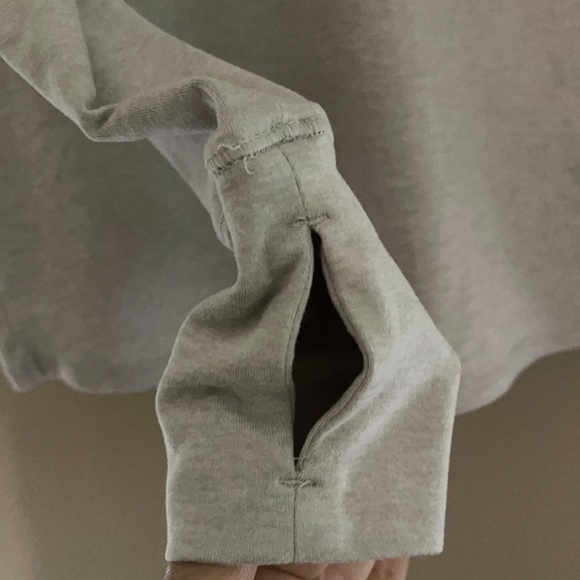 YOGA-LIC-IOUS Top - Picture 4 of 9